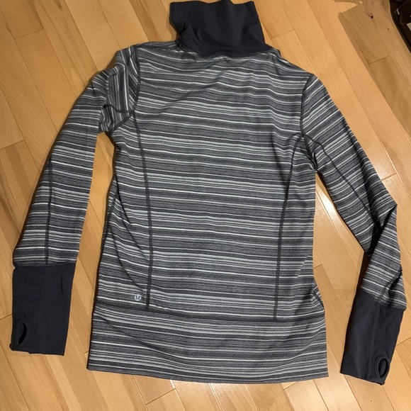 Lululemon In Stride Jacket Striped Grey & White - size 10 - Picture 14 of 17
